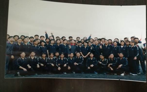 说明: C:\Users\Administrator\Desktop\校友会工作\校友会工作\万象城娱乐awc线路历届校友照片\毕业照\D8BC7A6FE42B2DE3F0EF4BB096738969.jpg