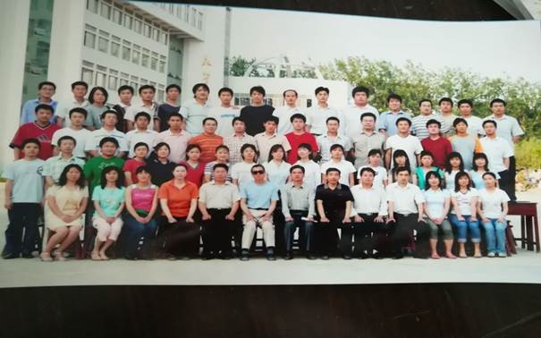 说明: C:\Users\Administrator\Desktop\校友会工作\校友会工作\万象城娱乐awc线路历届校友照片\毕业照\E5114E7A7EFAF368C6A4C4AE8ACAD529.jpg